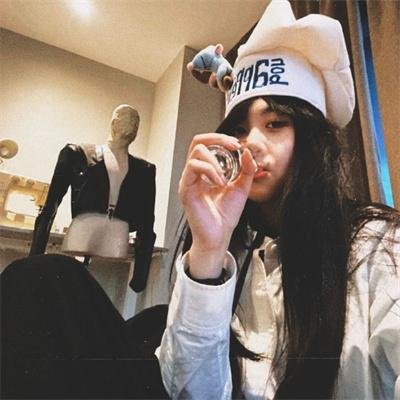 少年与水球